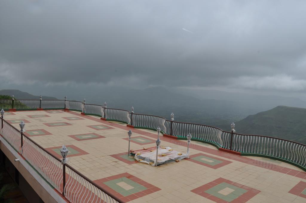 Raval Bunglow Hotel Panchgani Esterno foto